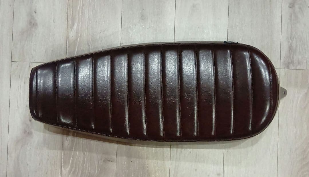 GB350 GOODSEAT タックロール