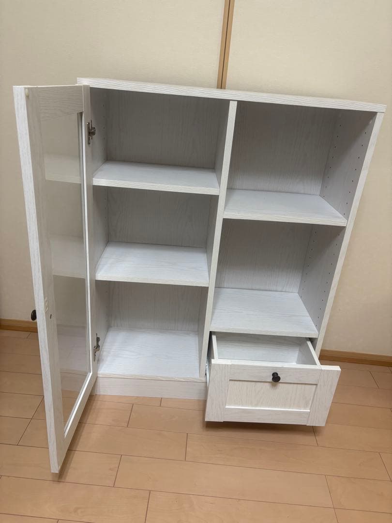 キッチン収納キャビネット　食器棚