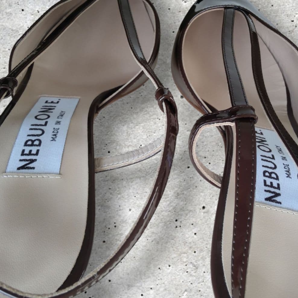 NEBULONIE ブラウン エナメル　ポインテッドトゥ シューズ 38