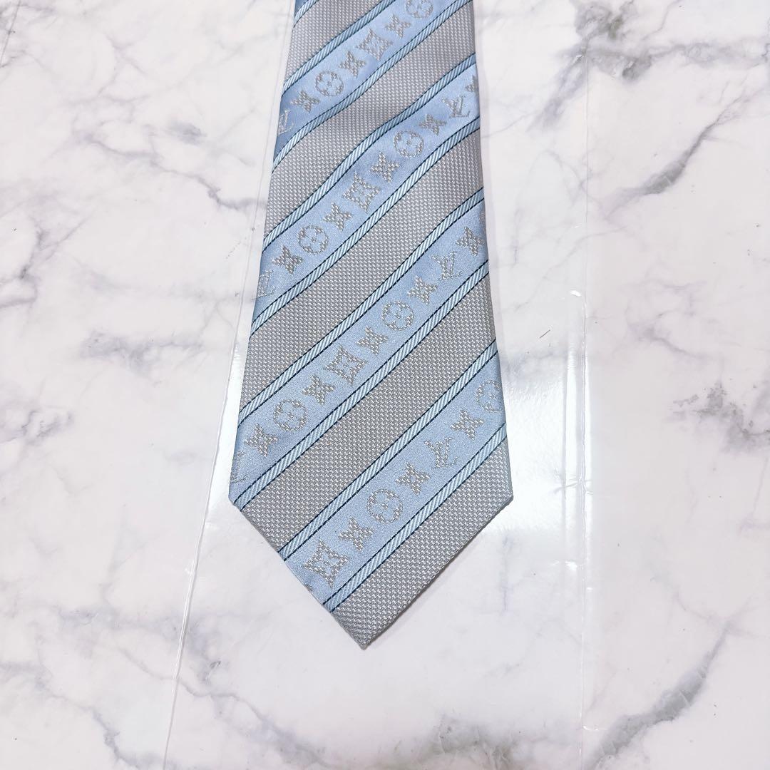 LOUIS VUITTON ライトブルー ネクタイ　モノグラム　レジメンタル