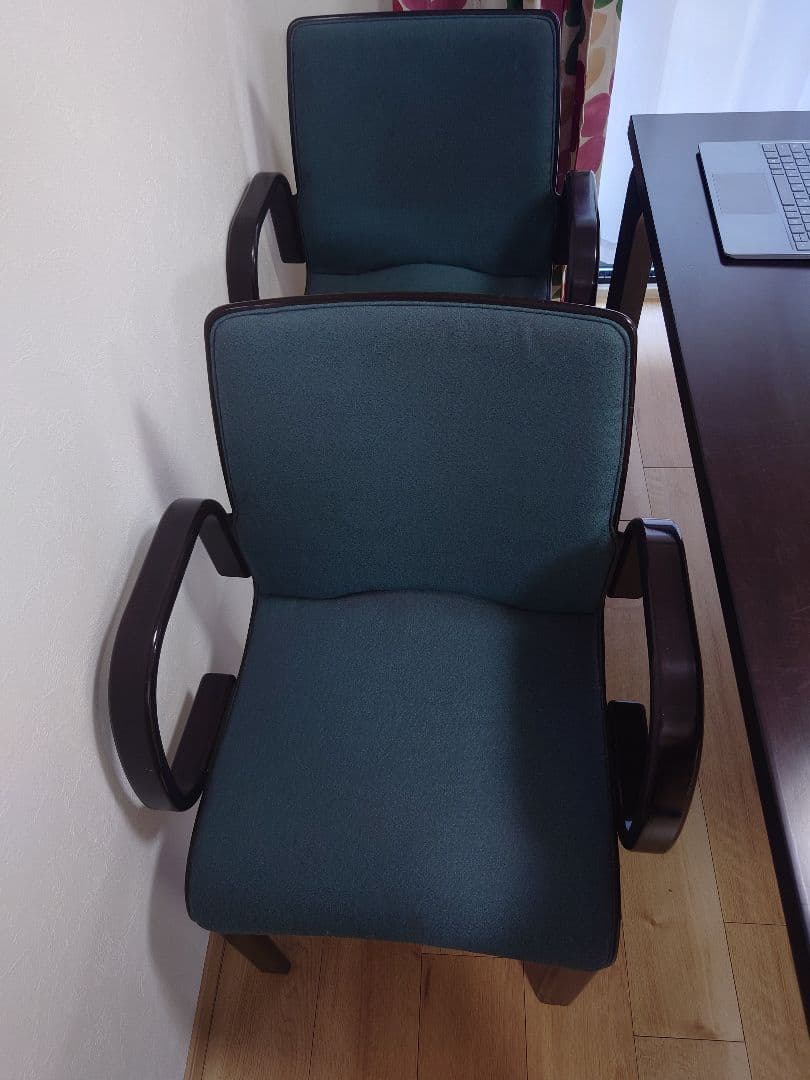 【お引き取り限定】天童木工 ダイニングテーブルと肘付き椅子4脚セット 貴重カラー