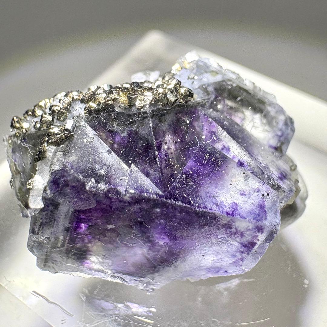 433 中国　ヤオガンシャン産　フローライト&パイライト