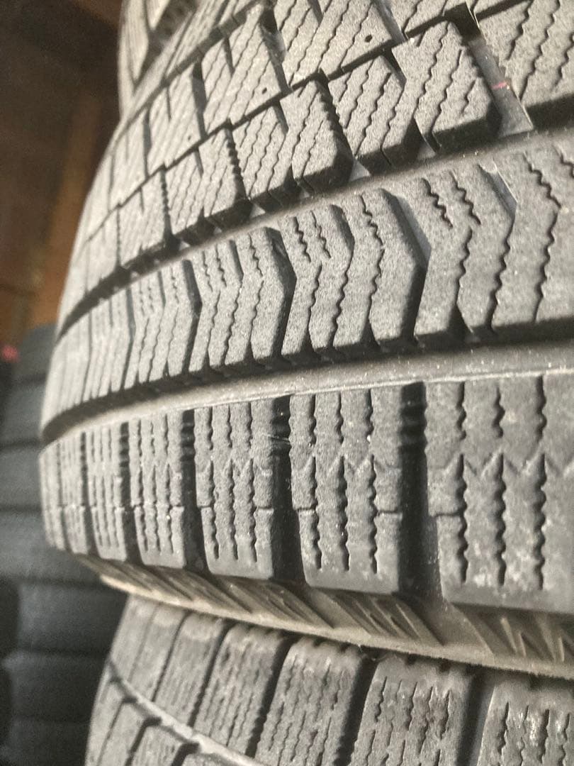 かっちゃん1。溝ありブリヂストンVRX2 195/65R15スタッドレス