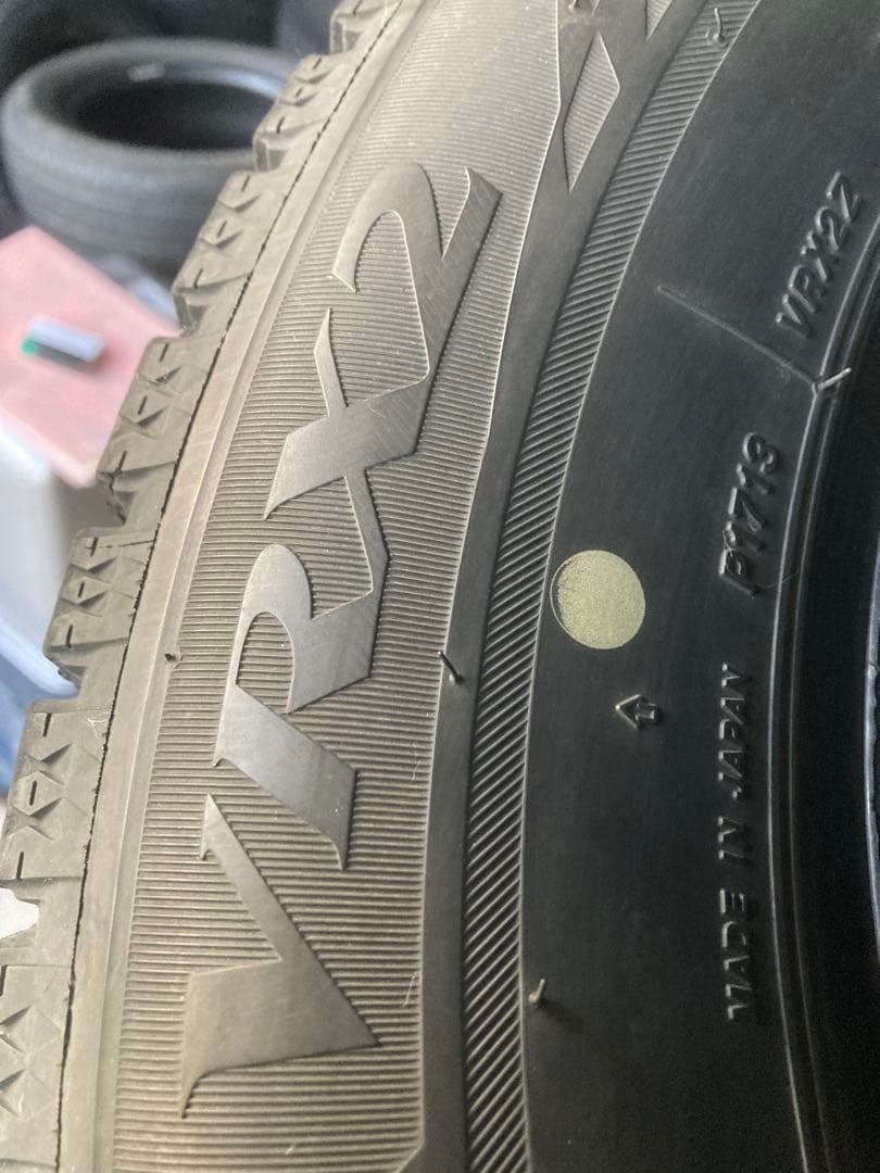 かっちゃん1。溝ありブリヂストンVRX2 195/65R15スタッドレス