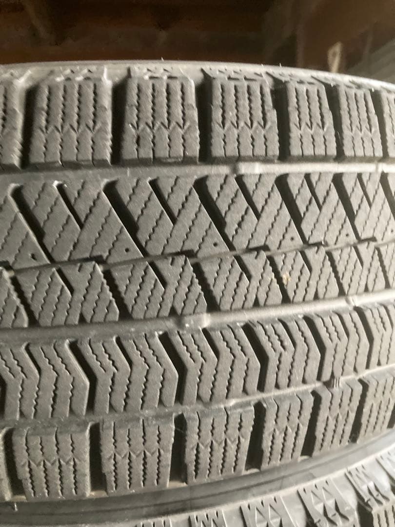 かっちゃん1。溝ありブリヂストンVRX2 195/65R15スタッドレス