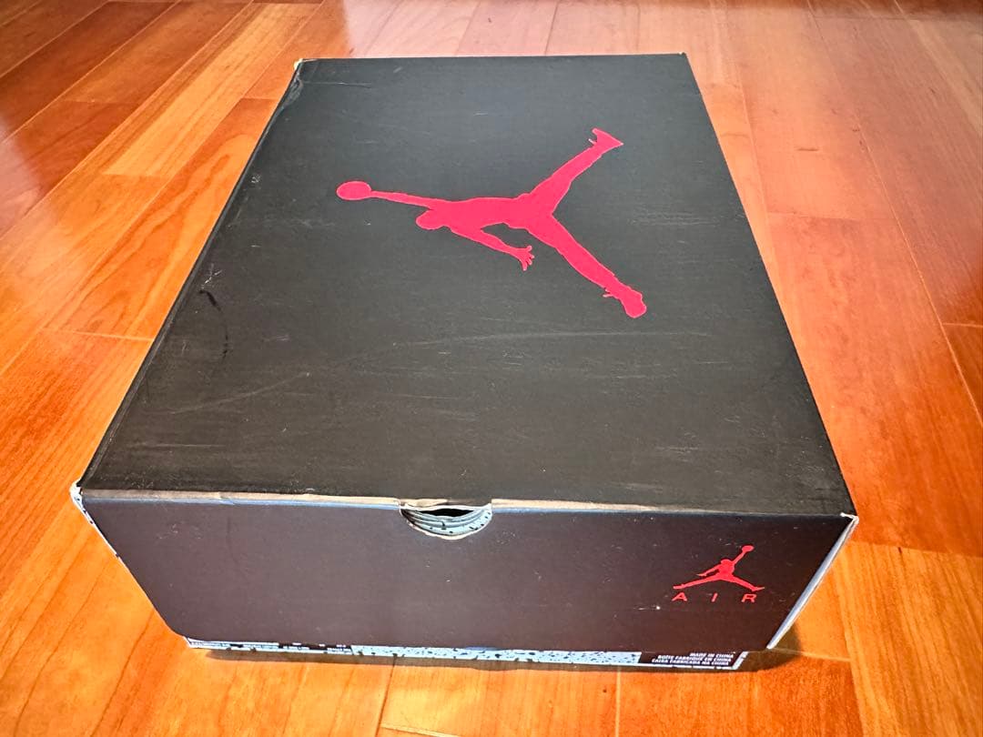 ナイキ エアジョーダン6 レトロ ブラック/ユニバーシティ ブルー