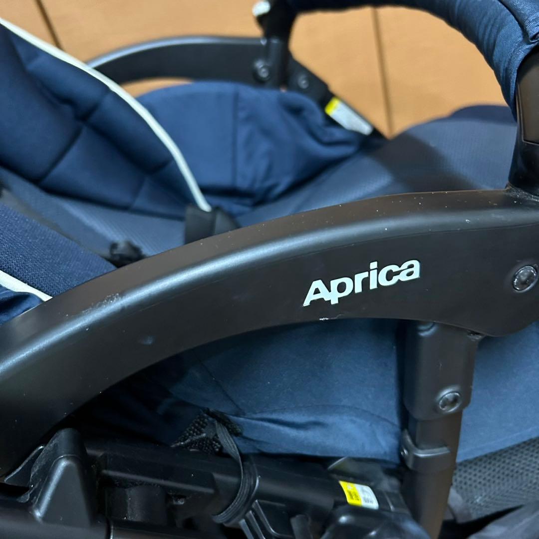 【美品 】アップリカ ベビーカー ラクーナクッションAB レザー調ハンドル