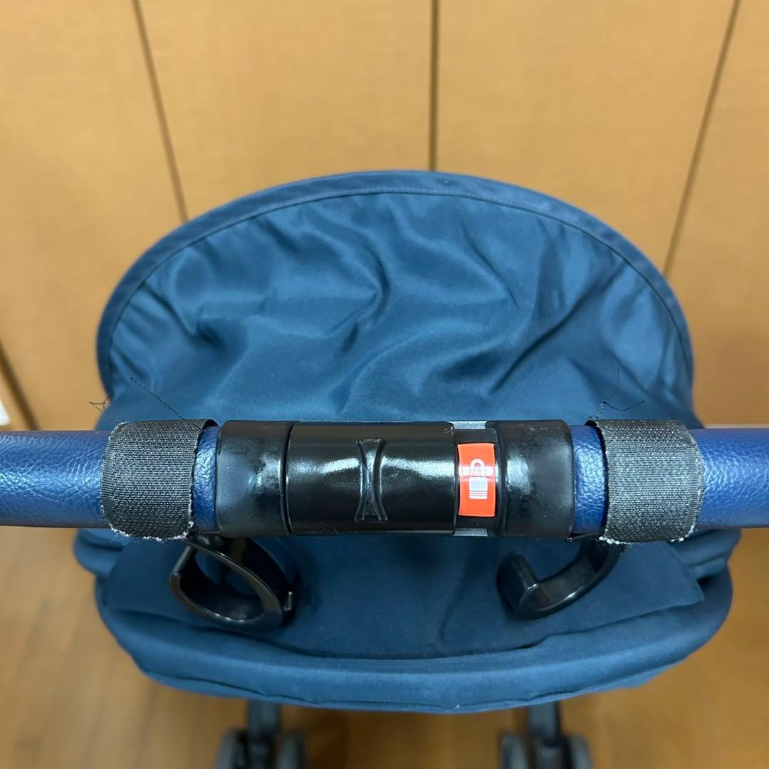 【美品 】アップリカ ベビーカー ラクーナクッションAB レザー調ハンドル