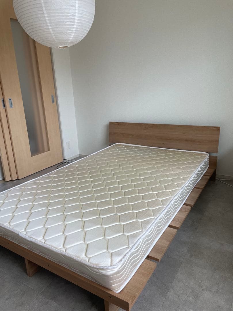 【美品】LOWYA 木目調ローベッド　セミダブル