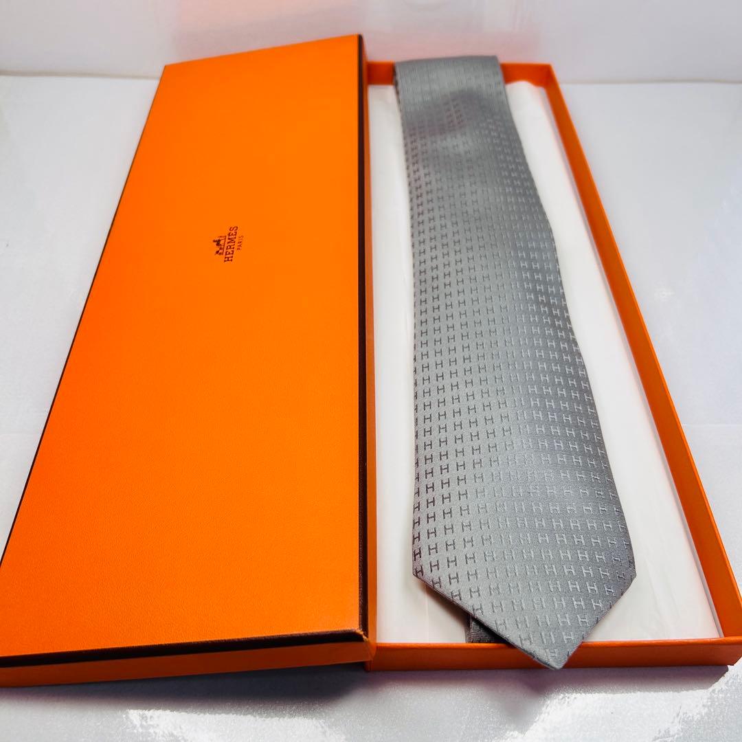 HERMES エルメス 美品 ネクタイ ファソネ H柄 H織 人気 刺繍 グレー