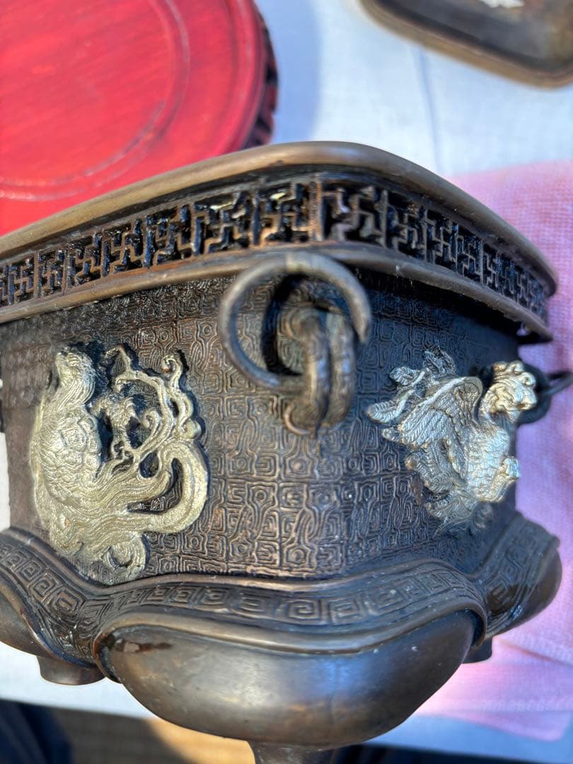 香炉　重さ≒3.6㎏　高さ≒19㎝　炉蓋幅≒14㎝