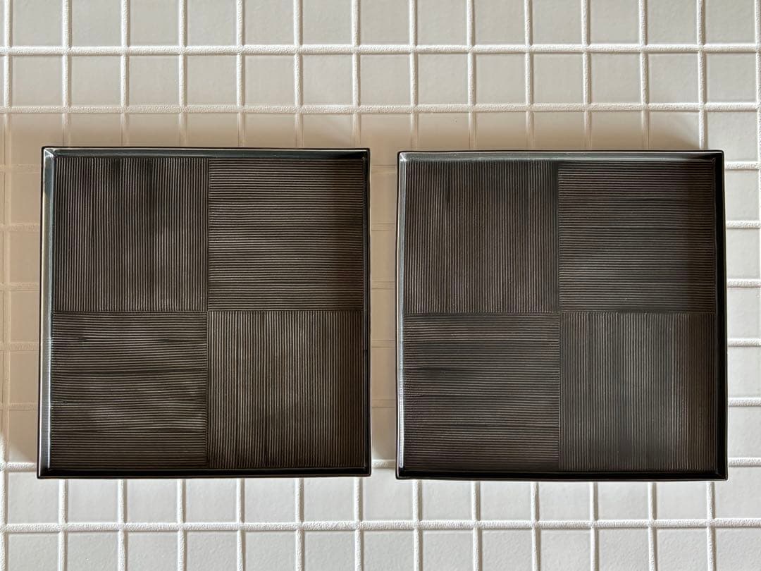 波佐見 【一真窯】 手彫スクエア 28cm （黒）2枚