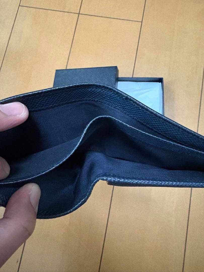 【美品】PRADA 二つ折り財布 ネイビー