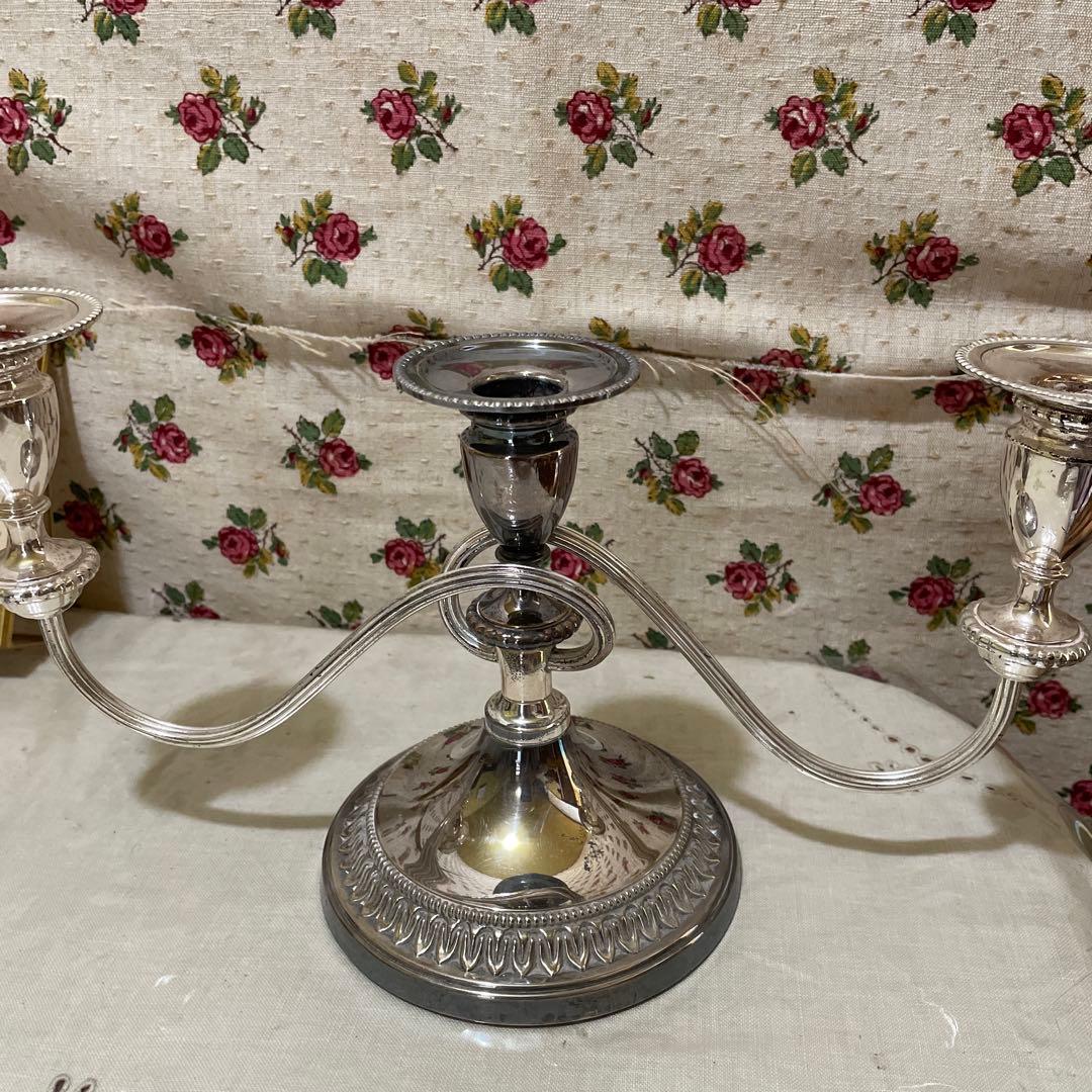 529イギリス買い付けクラシック 3灯式キャンドルホルダー.シルバープレート