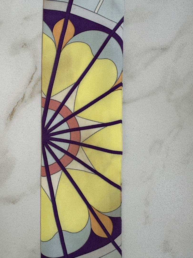 Hermès エルメス幾何学模様 ツイリーシルクスカーフ