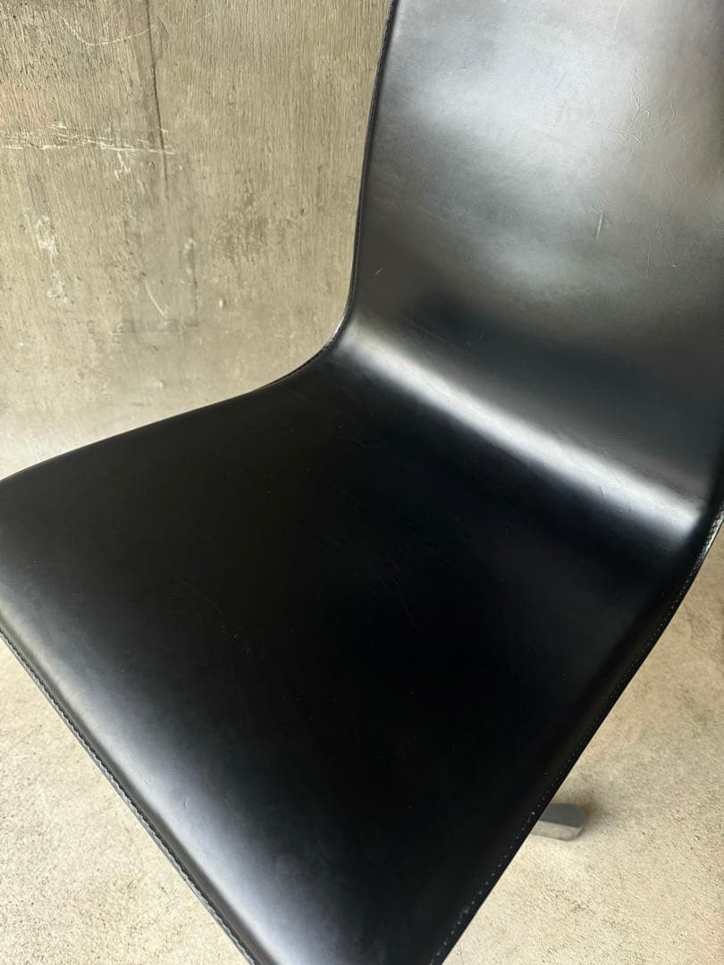 cassina ixc 「WOK 535」　本革　カウンターチェア