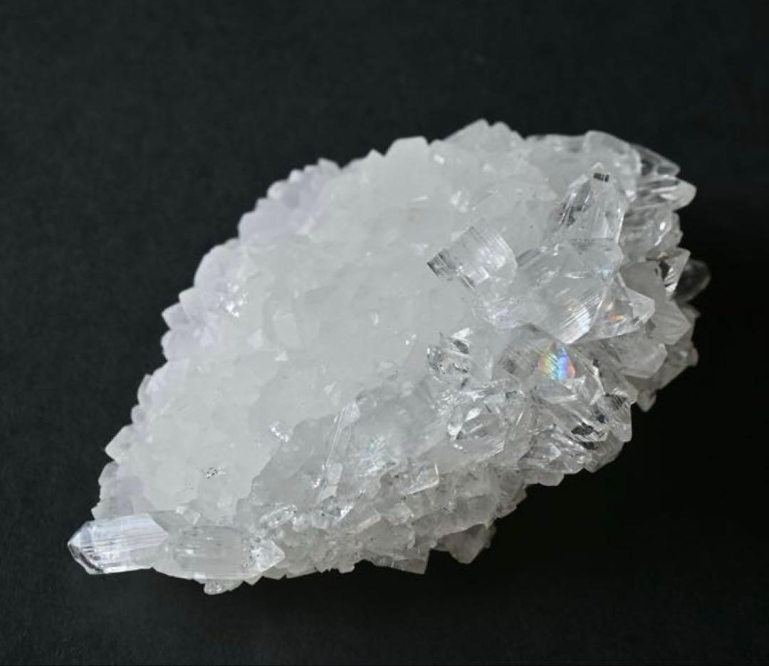 lynxさまとお取引中 高品質　アポフィライト　水晶と共生