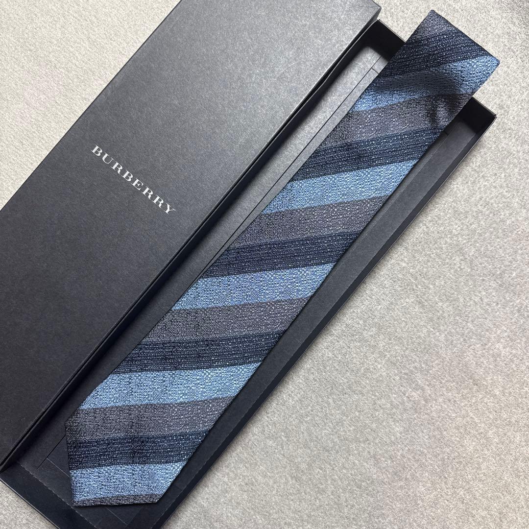 バーバリーロンドン　ネクタイ　紺　ホース騎士　ストライプ