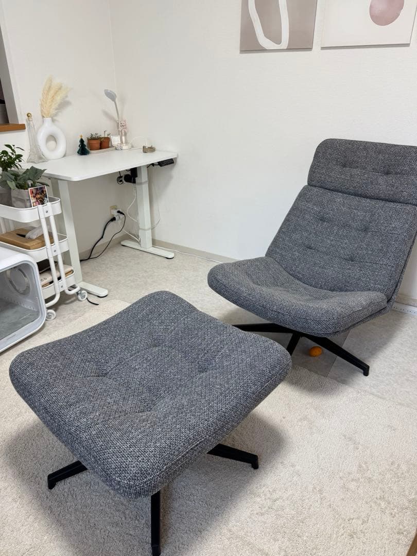 IKEAの回転イージーチェア「HAVBERG（ハーヴベリ）」とオットマンのセット
