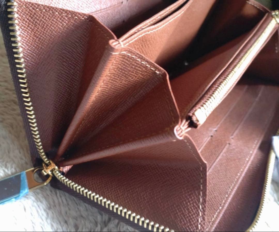 未使用　ルイヴィトン ジッピーウォレット モノグラム