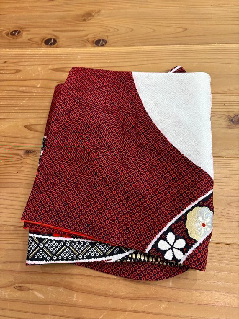 【 美品 】七五三　着物　女の子　7歳　セット　古典柄　ゴールド　赤　おしゃれ