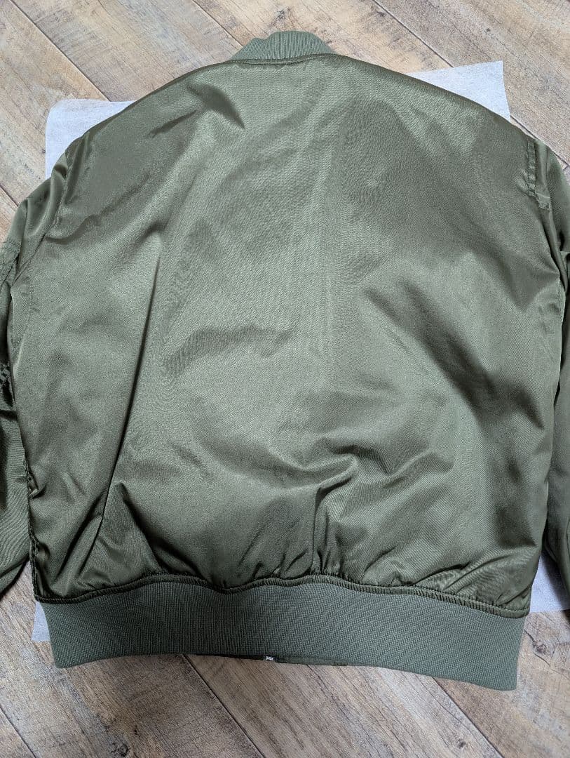 LACOSTE カーキ撥水ボンバージャケット