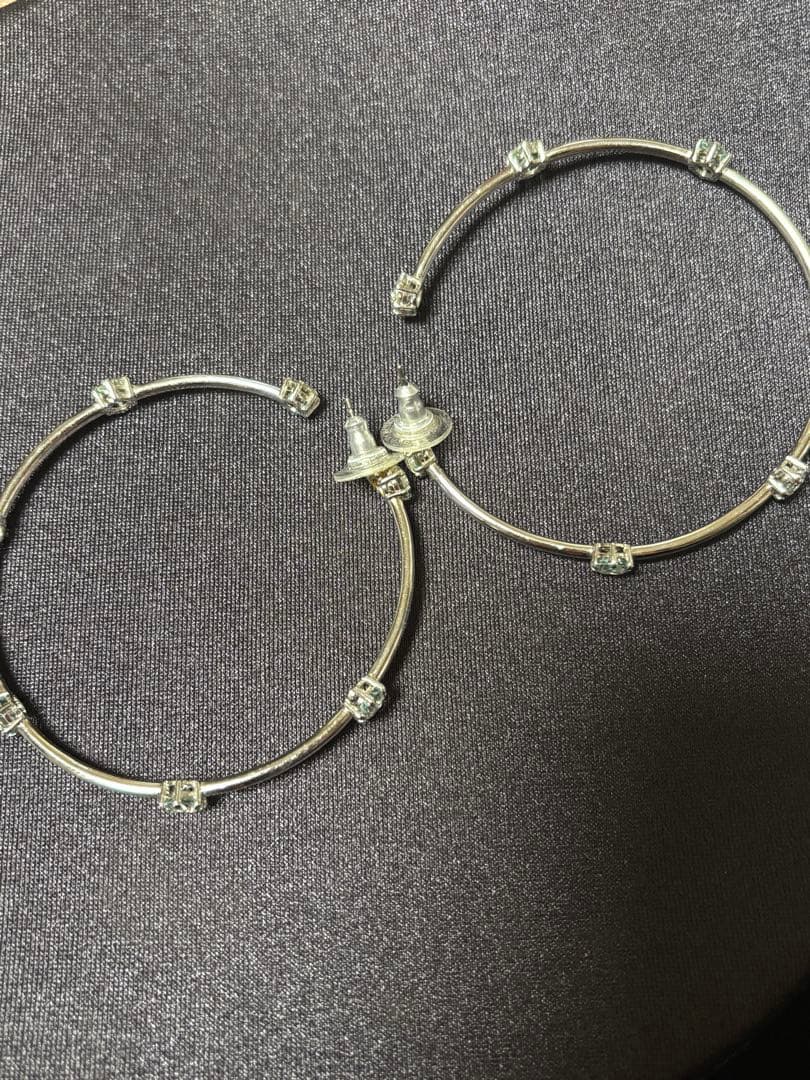 SWAROVSKI シルバーフープピアス ラインストーン付き