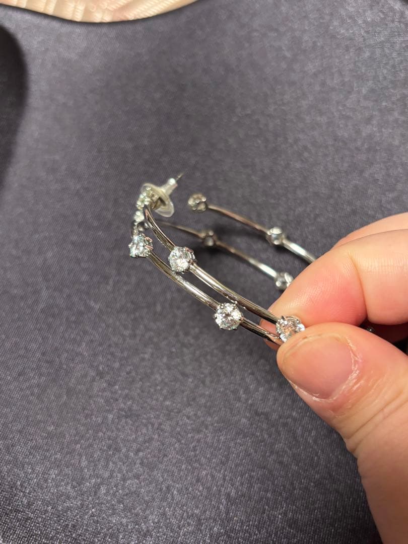 SWAROVSKI シルバーフープピアス ラインストーン付き