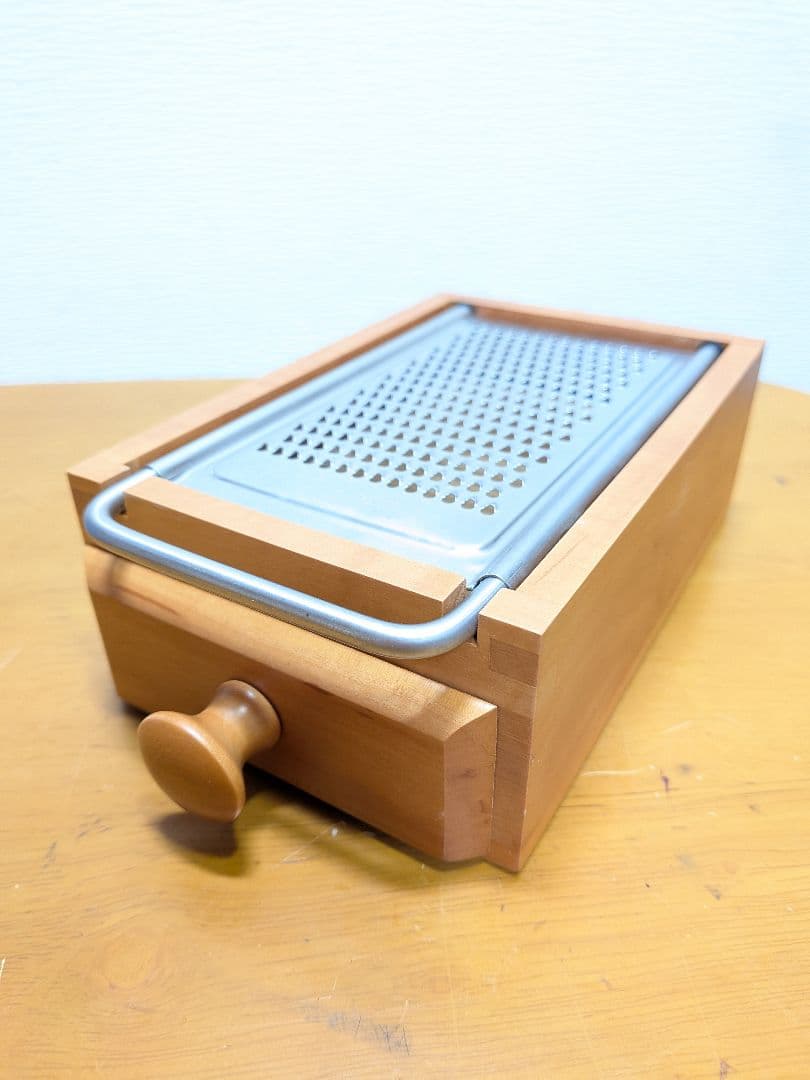 イタリア　ALESSI　TWERGI　チーズグレーター