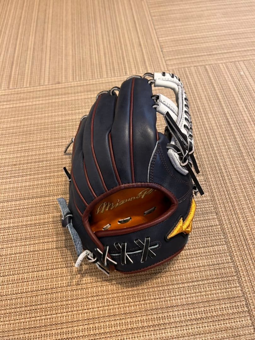 ミズノプロ　 軟式　内野手用グローブ 右投げ ネイビー