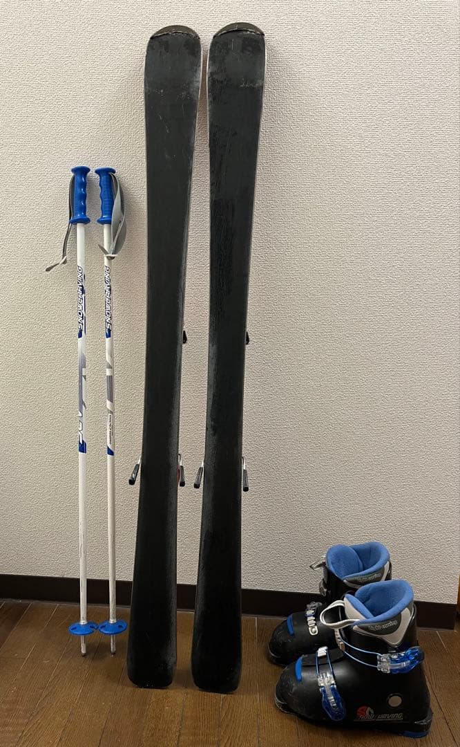 HEAD スキー板 赤色　117センチ　ストック•ブーツ付