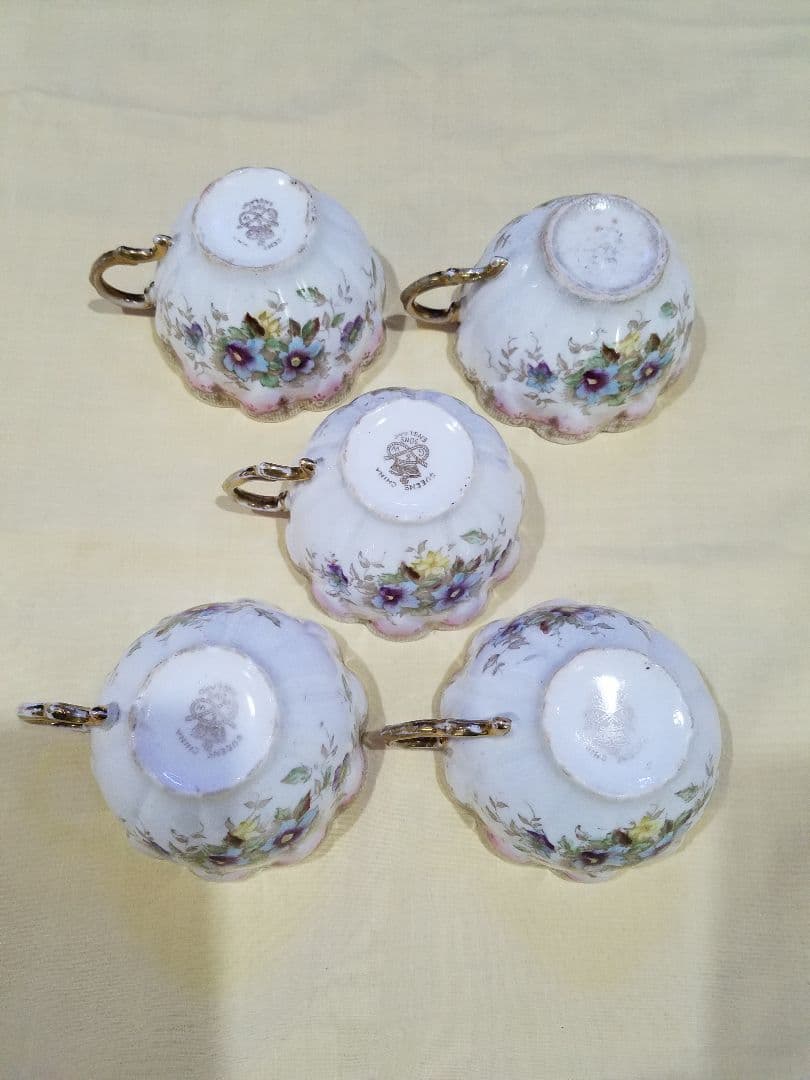 アンティークカップトリオ