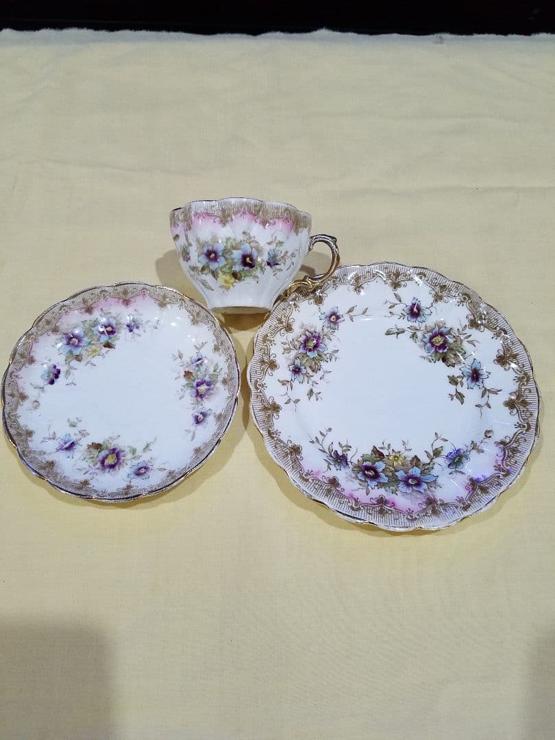 アンティークカップトリオ