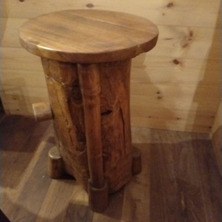 サイドテーブル　棚　収納　丸太くりぬき