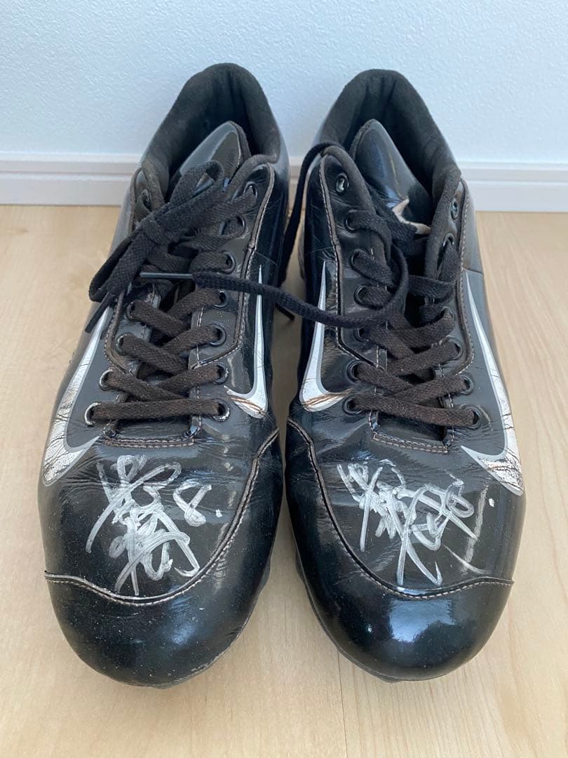 千葉ロッテマリーンズ中村奨吾選手直筆サイン入実使用スパイク