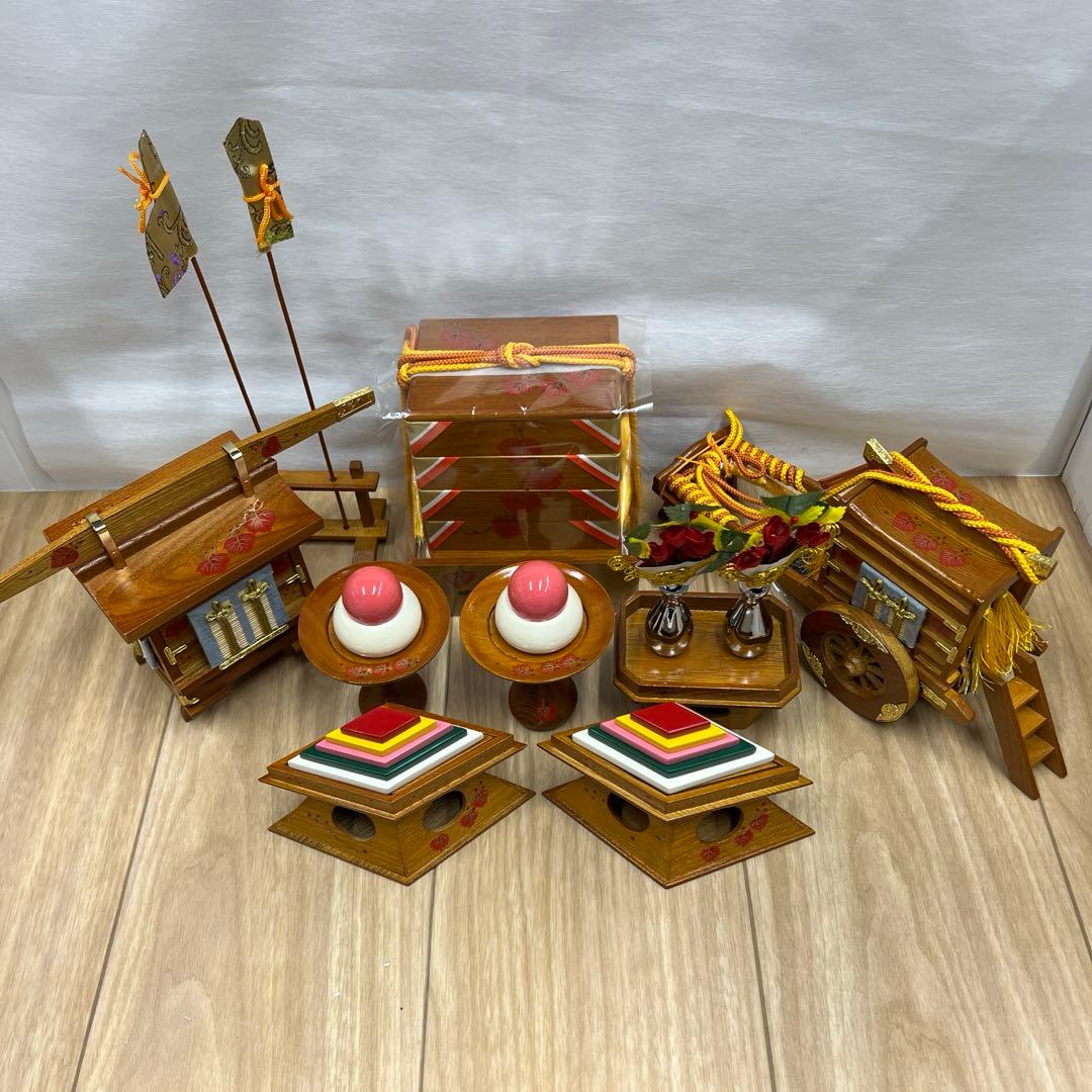 雛人形　桃の節句　雛道具 ケヤキ塗蔦蒔絵