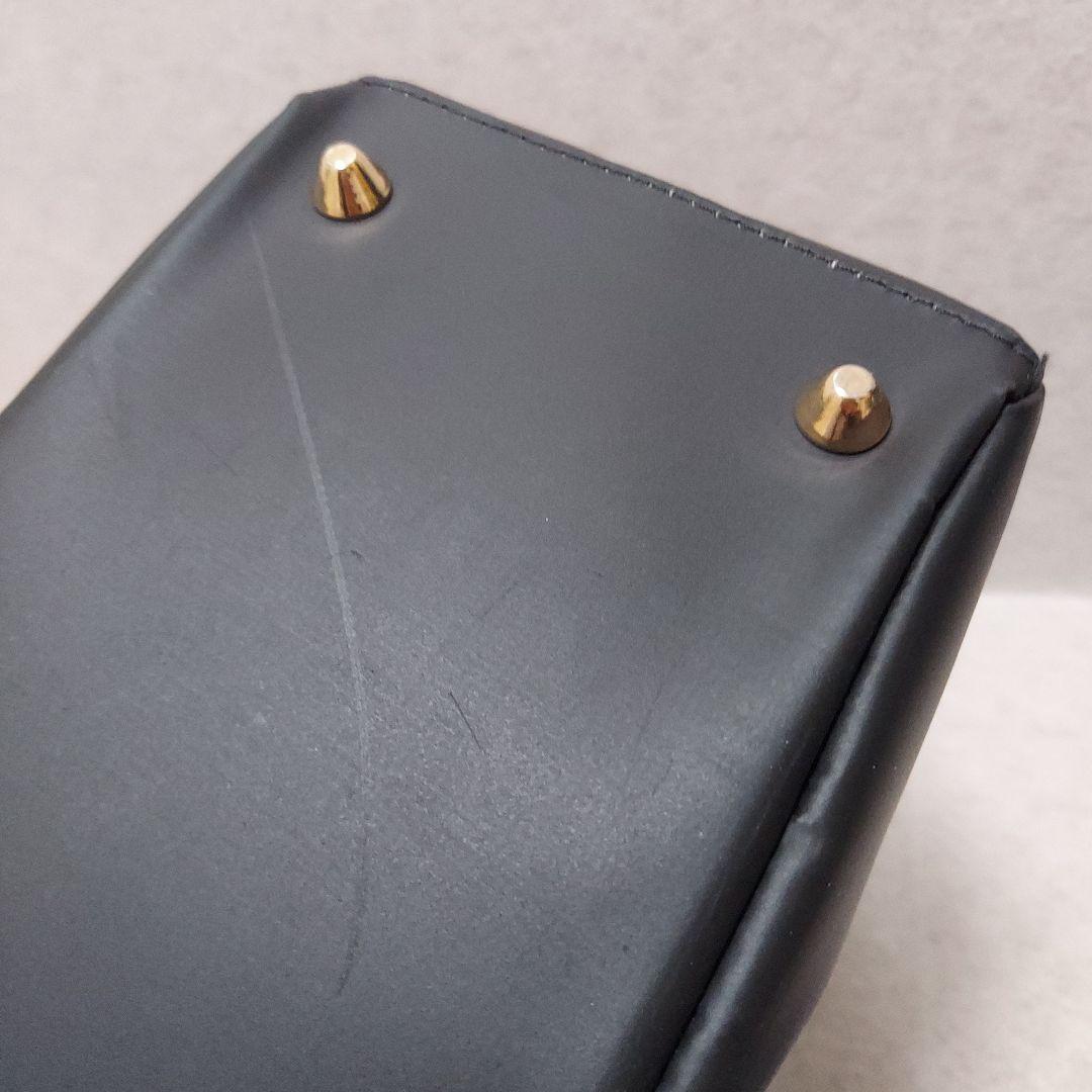 【在庫一掃セール・美品】V12(ヴィトゥエルヴ)　カートバッグ　ラウンドバッグ