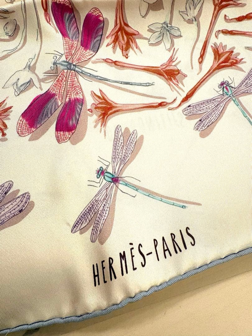 HERMÈS トンボと花のスカーフ