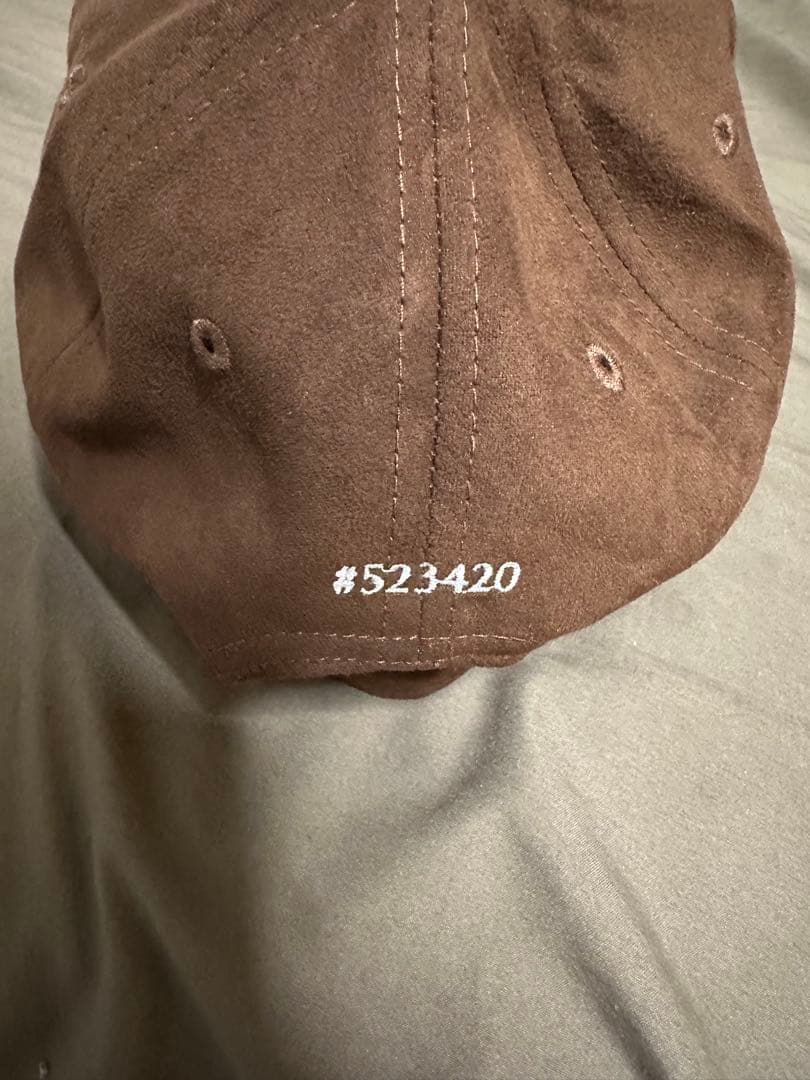 Plage Raw Umber キャップ