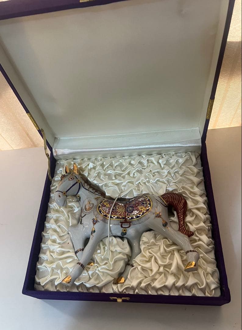 陶器製 馬の置物 専用ケース付き