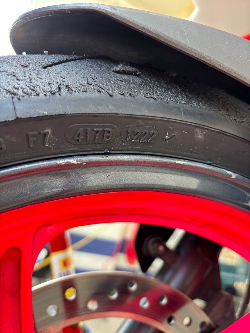 サルサル様ピレリ　スーパーコルサv3 sc1 前後セット110/140 良品