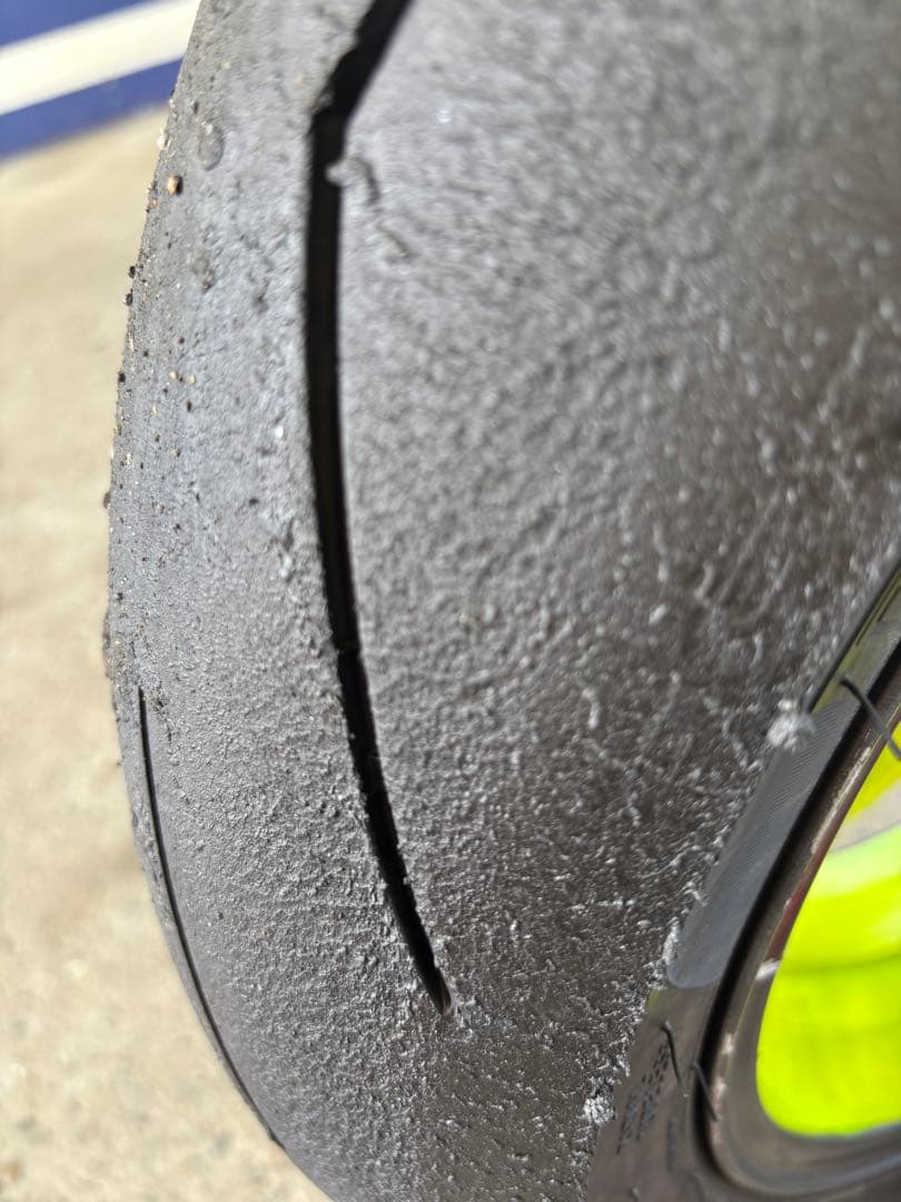 サルサル様ピレリ　スーパーコルサv3 sc1 前後セット110/140 良品