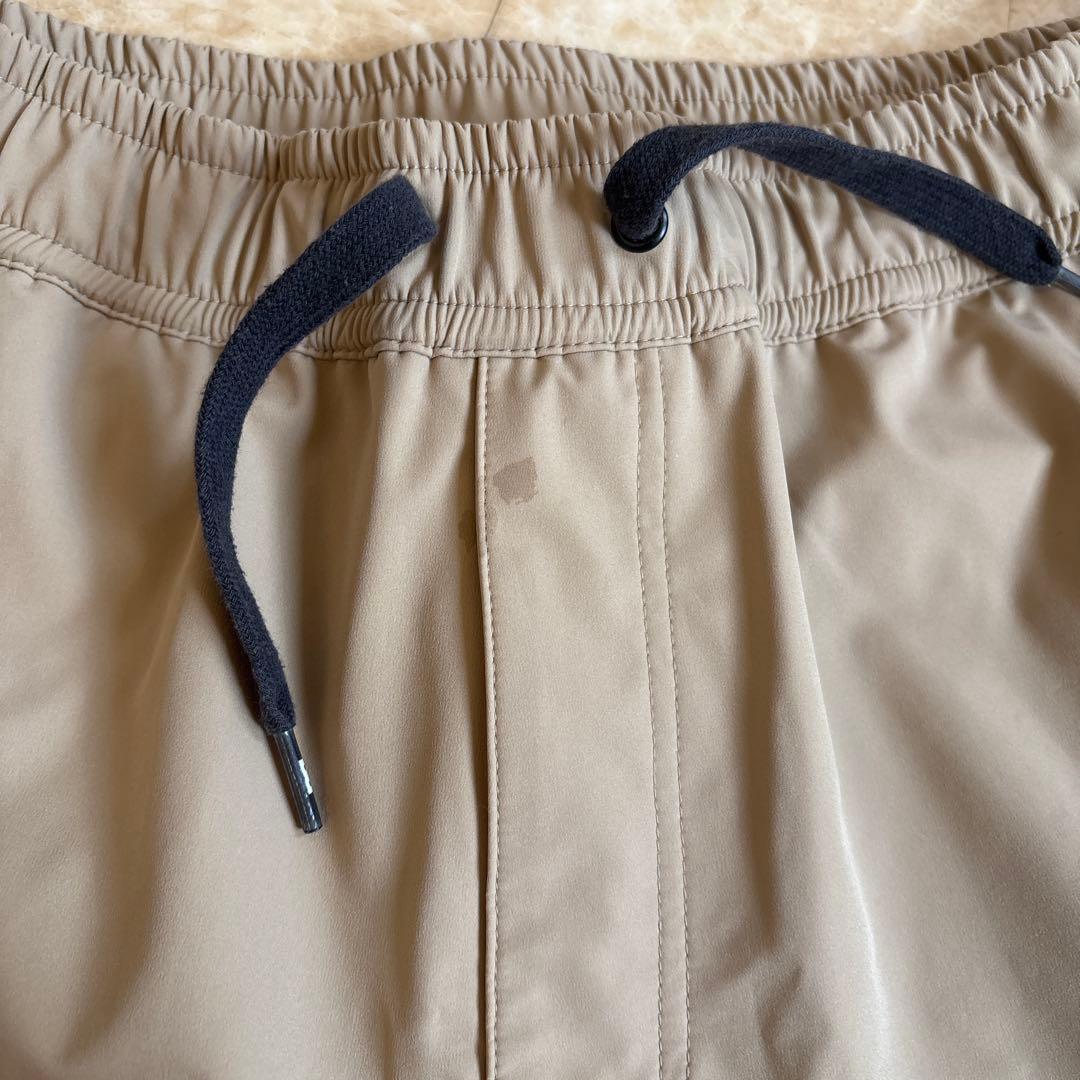 DC SHOECO. スノーボードウエア　セットアップ上下　ベージュ　男女兼用