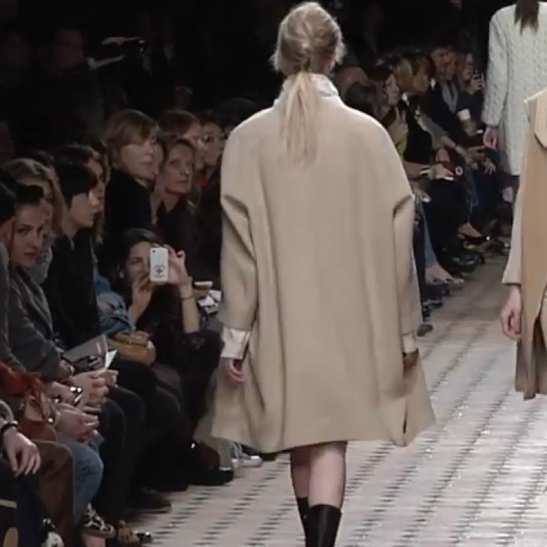 マルティニーク購入　ヴェロニクルロワの上品ノーカラーウールコート20万　黒