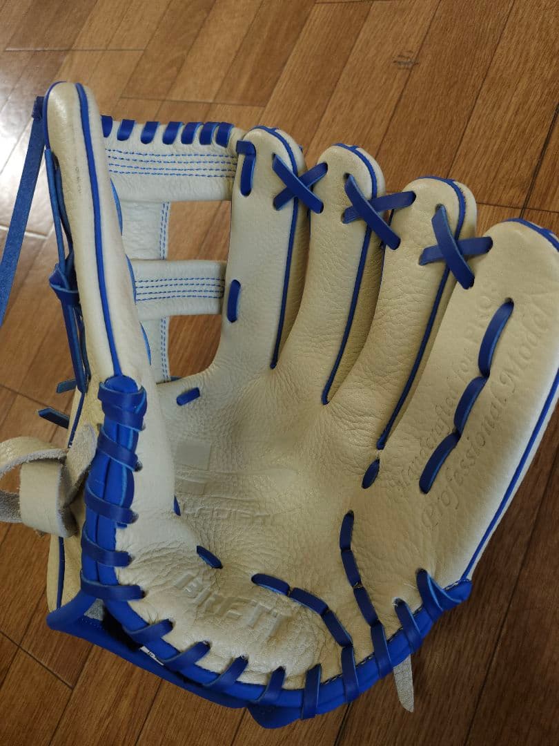 BRETT 軟式グローブ ホワイト/ブルー　新品