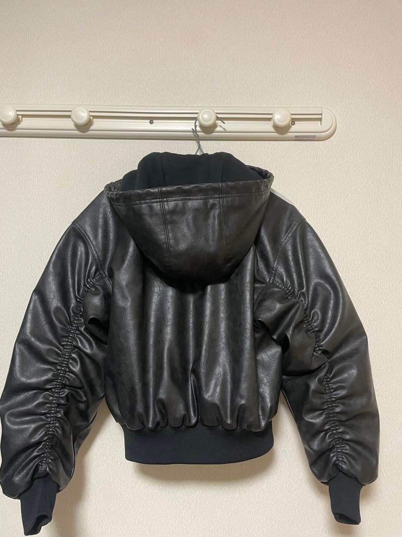 adidas フード付きレザージャケット