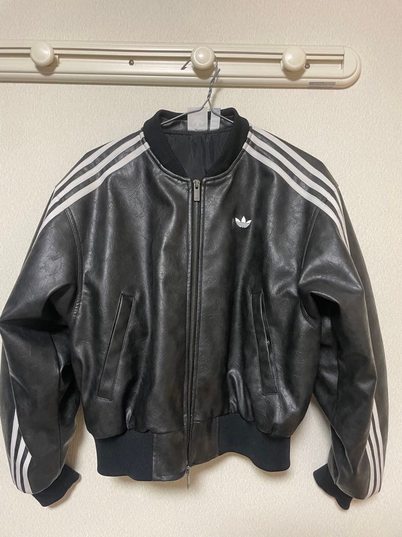 adidas フード付きレザージャケット