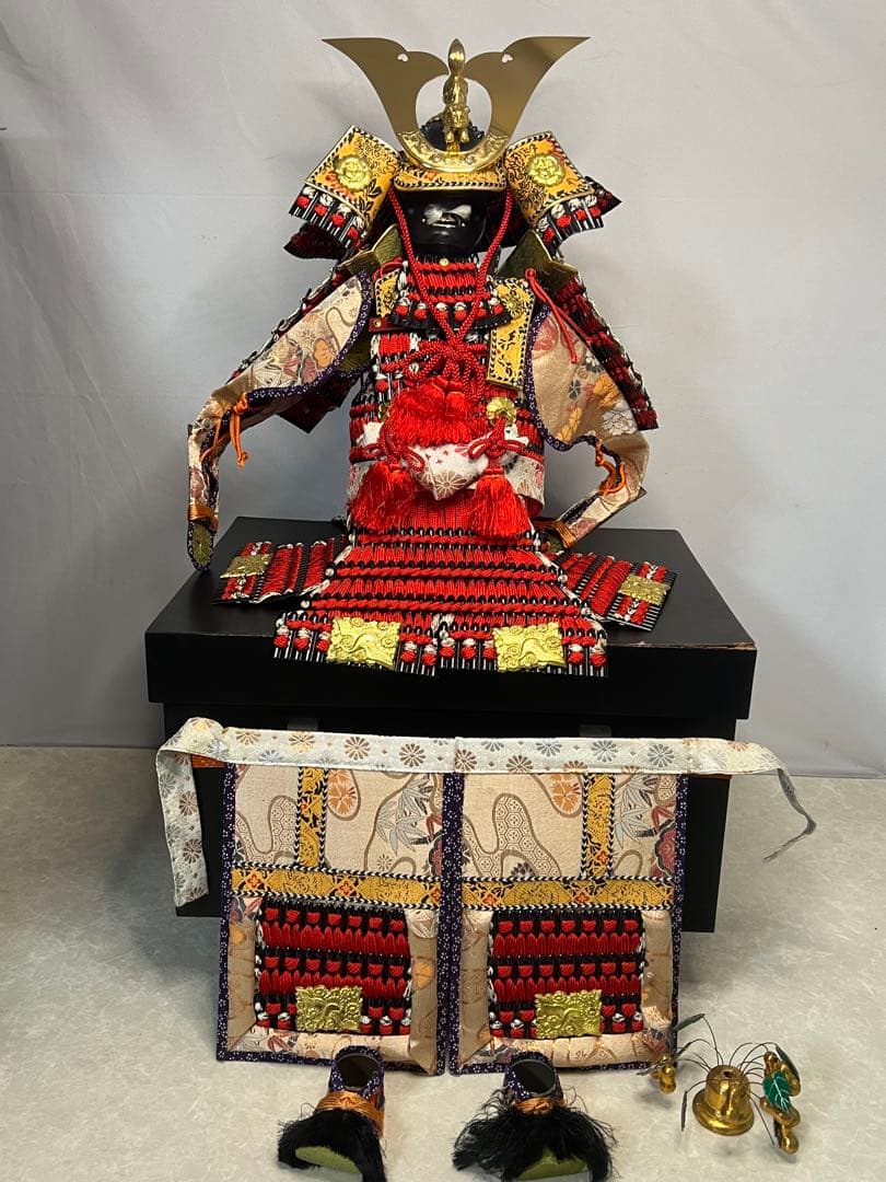 五月人形 武士の鎧 高さ約70cm 付属品あり