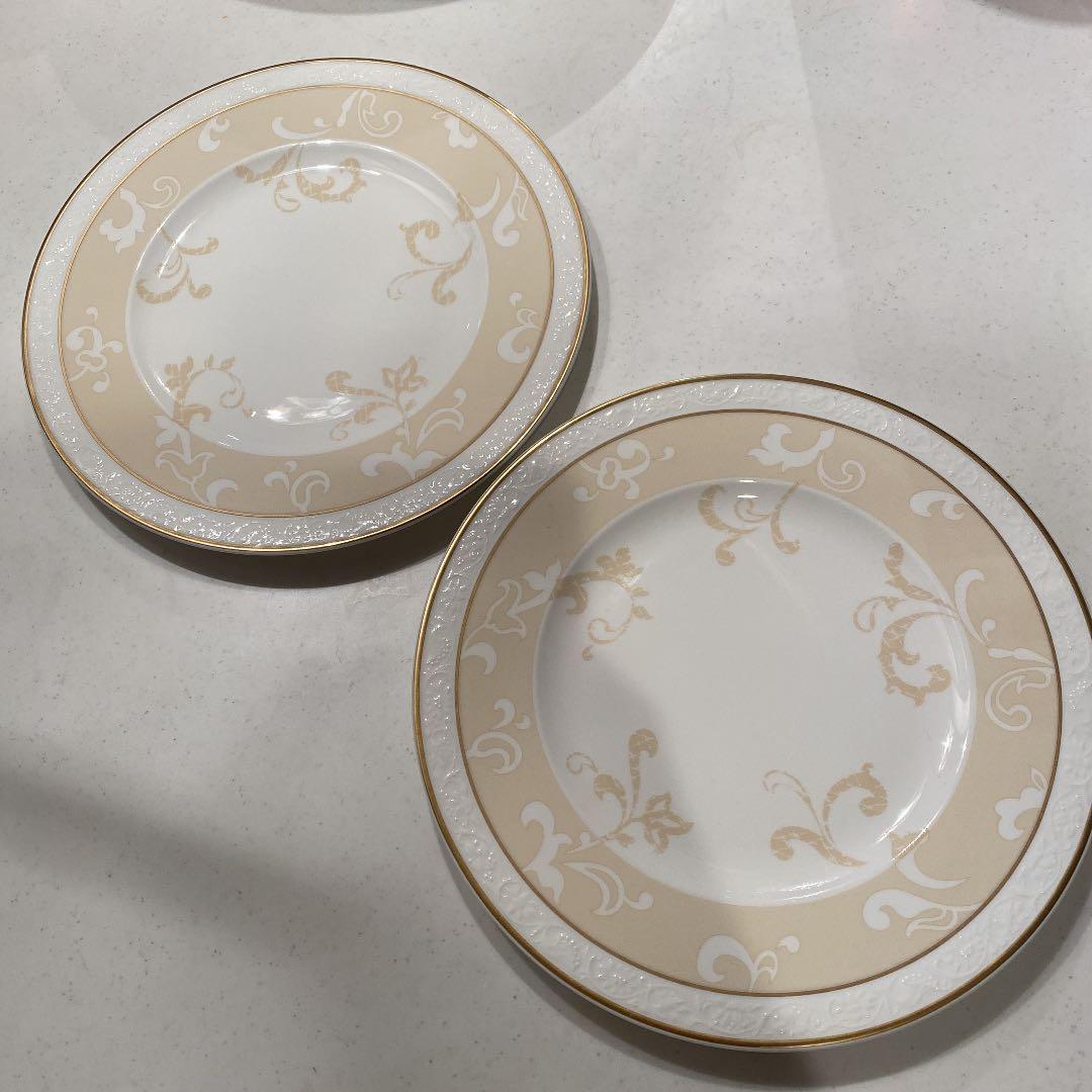 イボワール　ビレロイボッホ　プレート　サラダ　スープ　メイン　ディッシュ