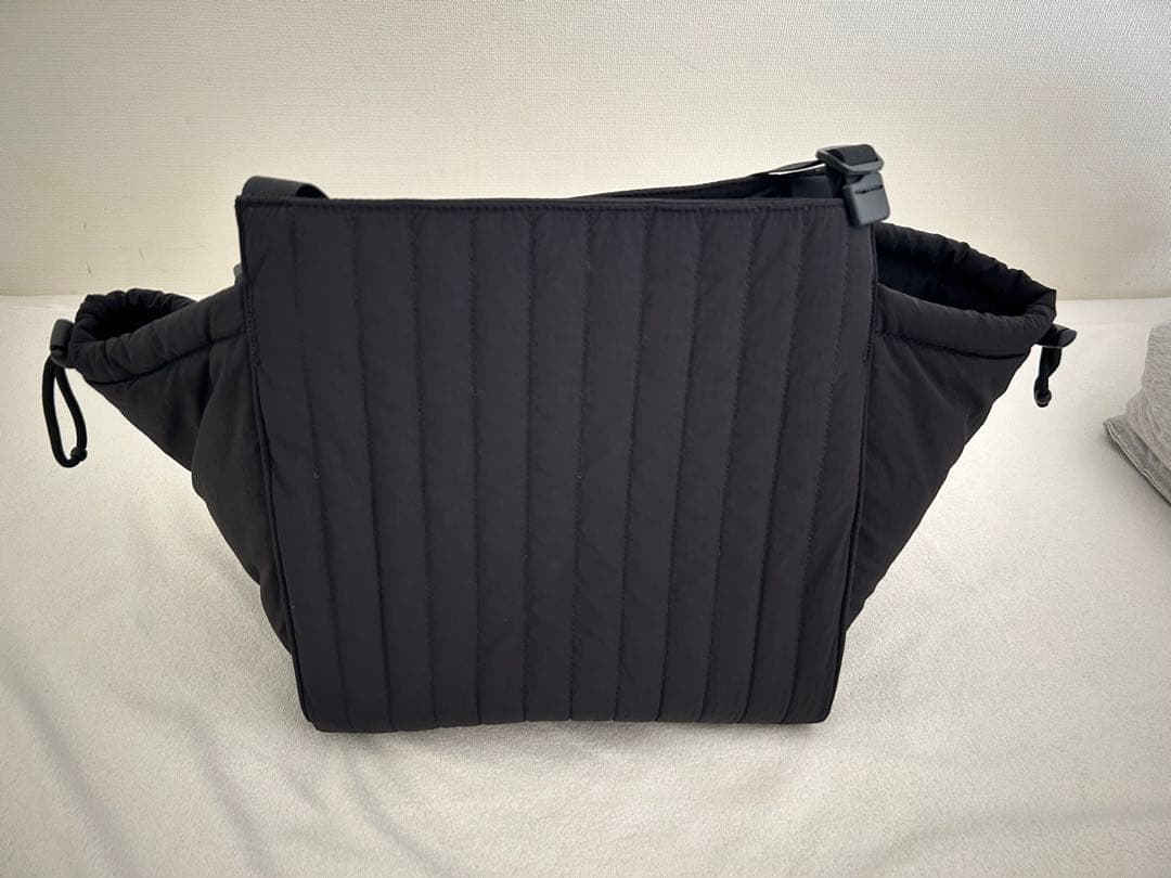 【ＳＯＬＰＲＥＳＡ】ＮＹＬＯＮ　ＱＵＩＬＴＩＮＧ　ＴＯＴＥ　ＢＡＧ　Ｍ－ＳＩＺＥ